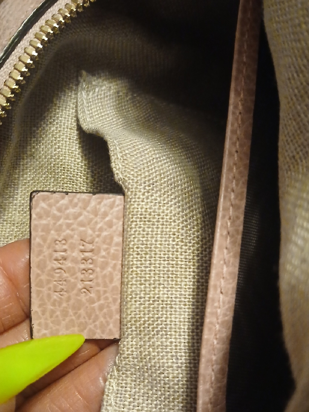 Authentic Gucci Crossbody - Picture 5 of 10